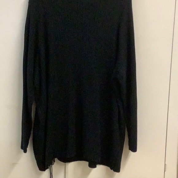 Donate Do ateAvenue Black Sz26-28 long sweater - Picture 2 of 8